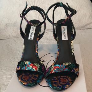 Multi colored Steve Madden heel